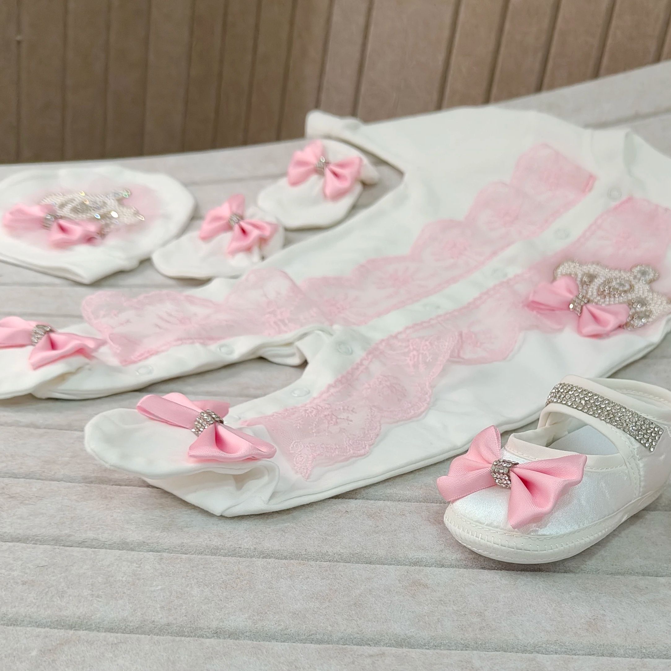 Baby Nursery Outfits - Bienvenue à la maison bébé barboteuse